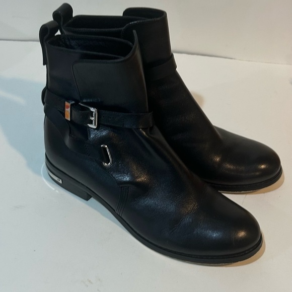 MICHAEL MICHAEL KORS
Arley Leather Ankle Boot Size 6.5 - Picture 2 of 10